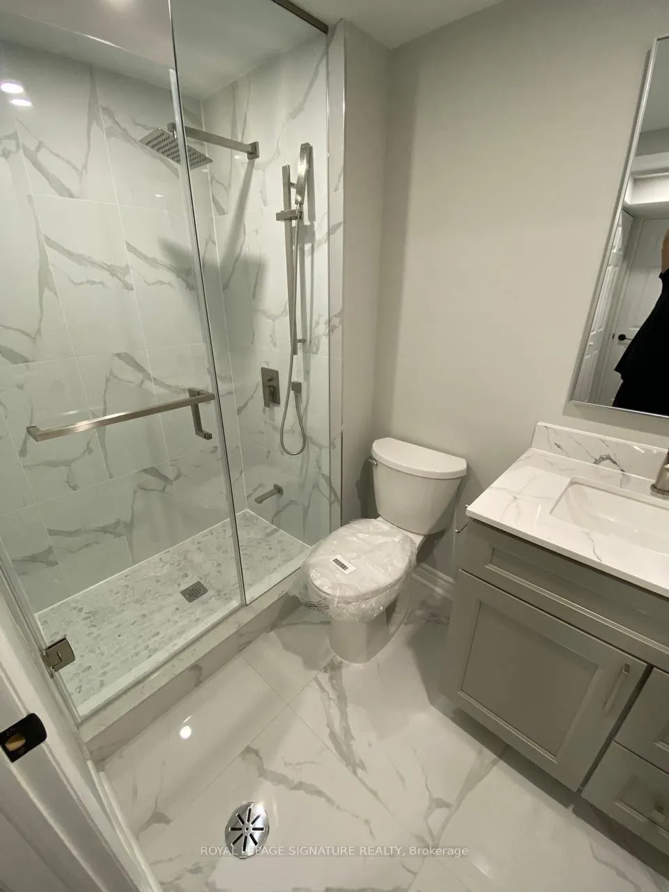 Photo 13 of 48 Homefield Square, Clarington, Courtice — HOMEH