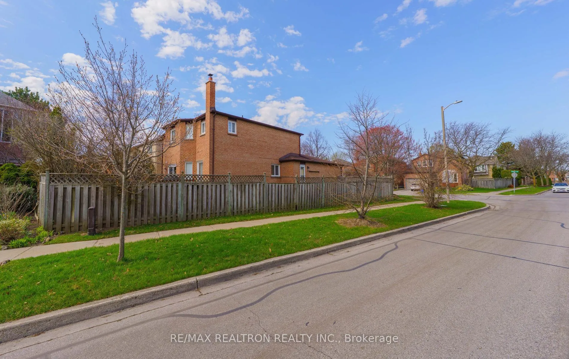 Photo 5 of 65 Tansley Road, Vaughan, Brownridge — HOMEH