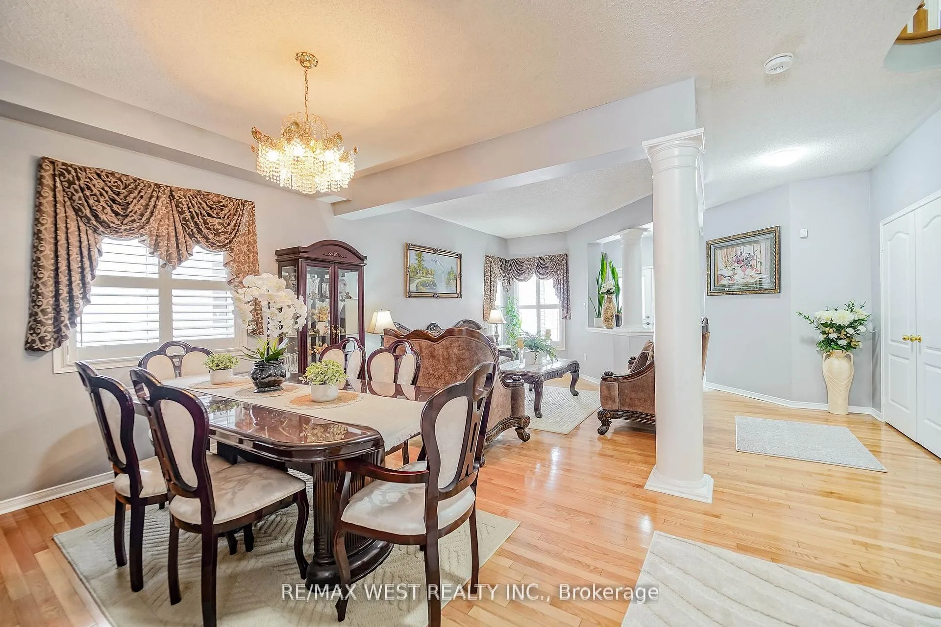 Photo 3 of 38 Bottlebrush Drive, Brampton, Sandringham-Wellington — HOMEH