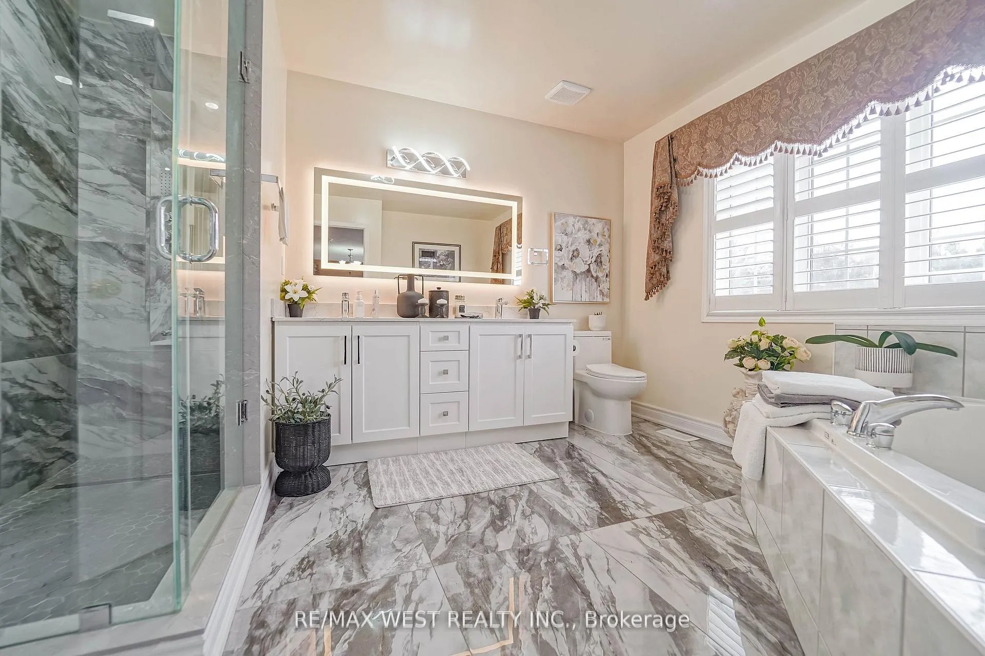 Photo 10 of 38 Bottlebrush Drive, Brampton, Sandringham-Wellington — HOMEH