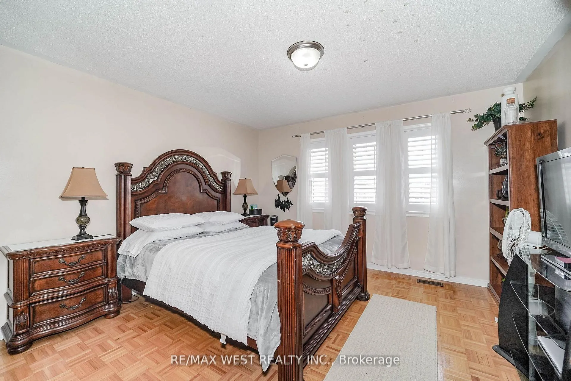 Photo 12 of 38 Bottlebrush Drive, Brampton, Sandringham-Wellington — HOMEH