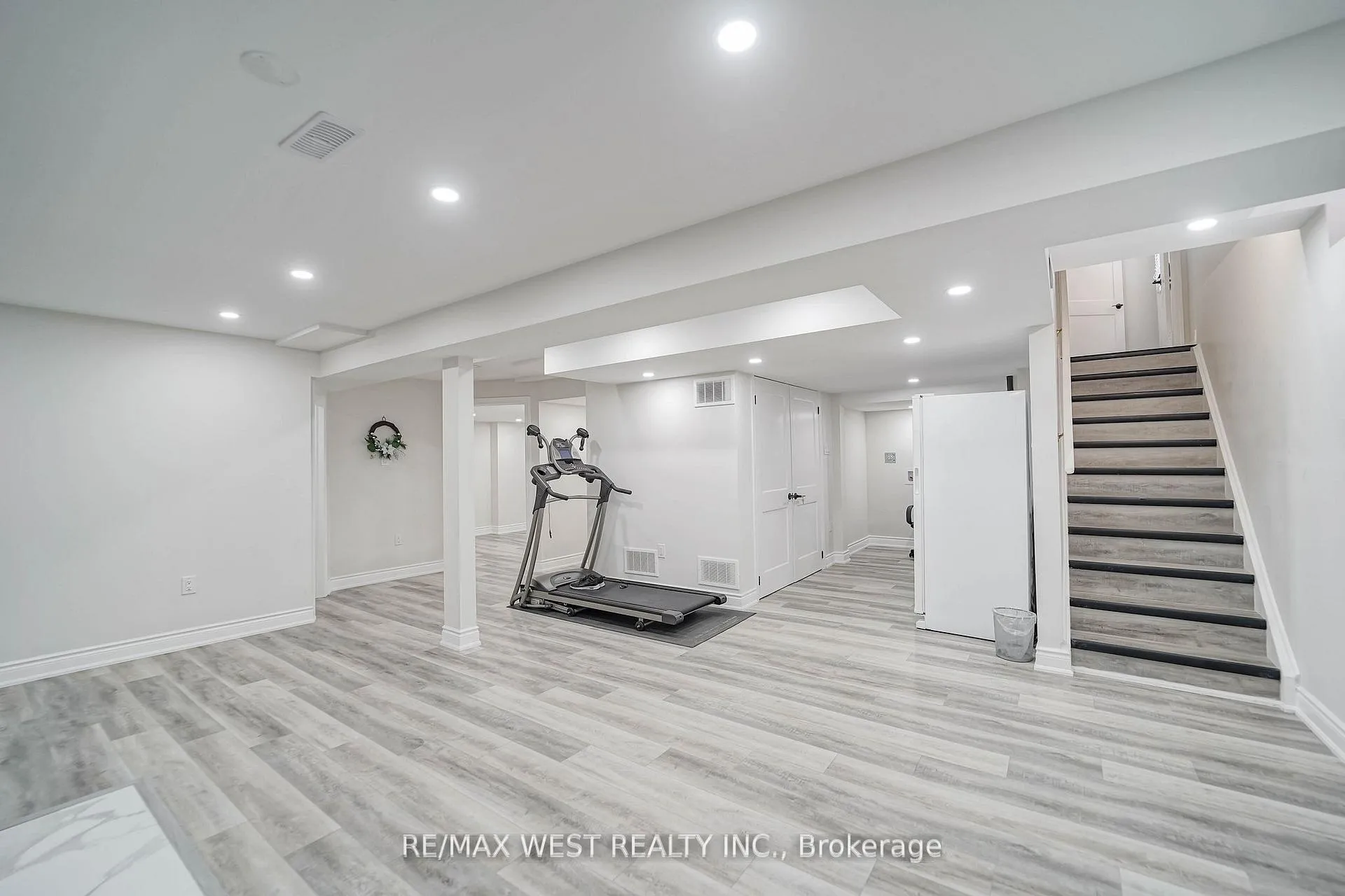 Photo 16 of 38 Bottlebrush Drive, Brampton, Sandringham-Wellington — HOMEH