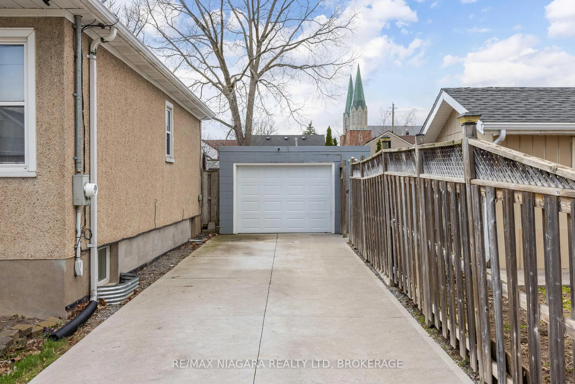 Photo 4 of 88 Garnet Street, St. Catharines, Facer — HOMEH