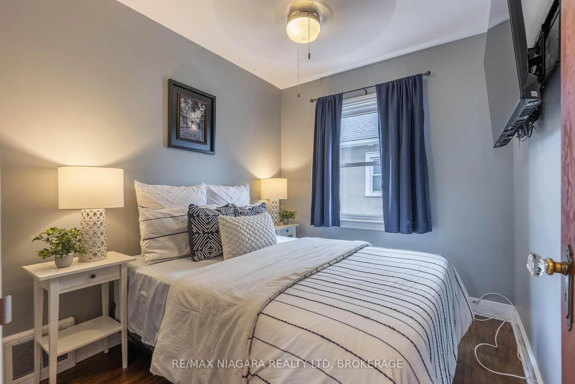 Photo 13 of 88 Garnet Street, St. Catharines, Facer — HOMEH
