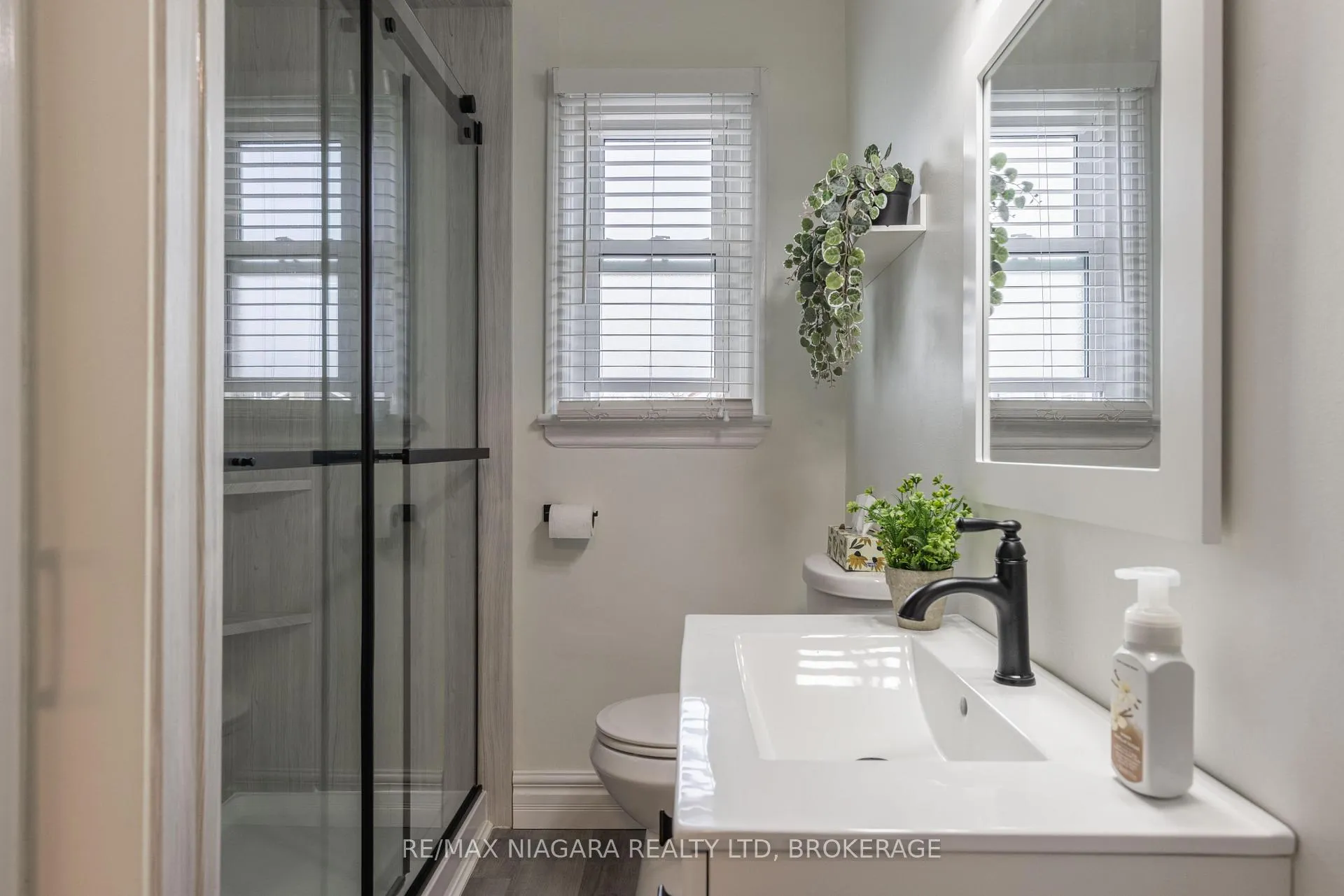 Photo 15 of 88 Garnet Street, St. Catharines, Facer — HOMEH