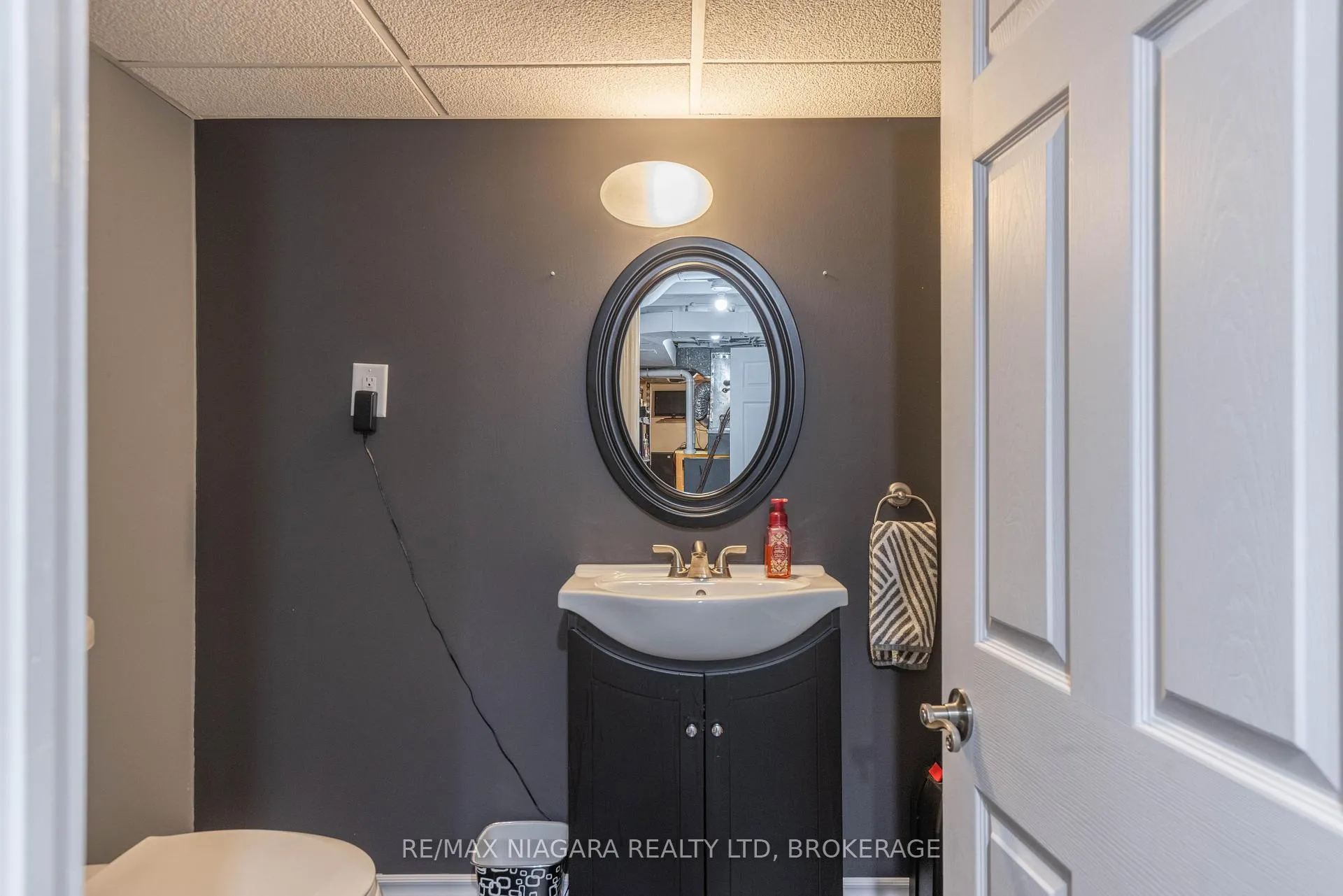 Photo 21 of 88 Garnet Street, St. Catharines, Facer — HOMEH