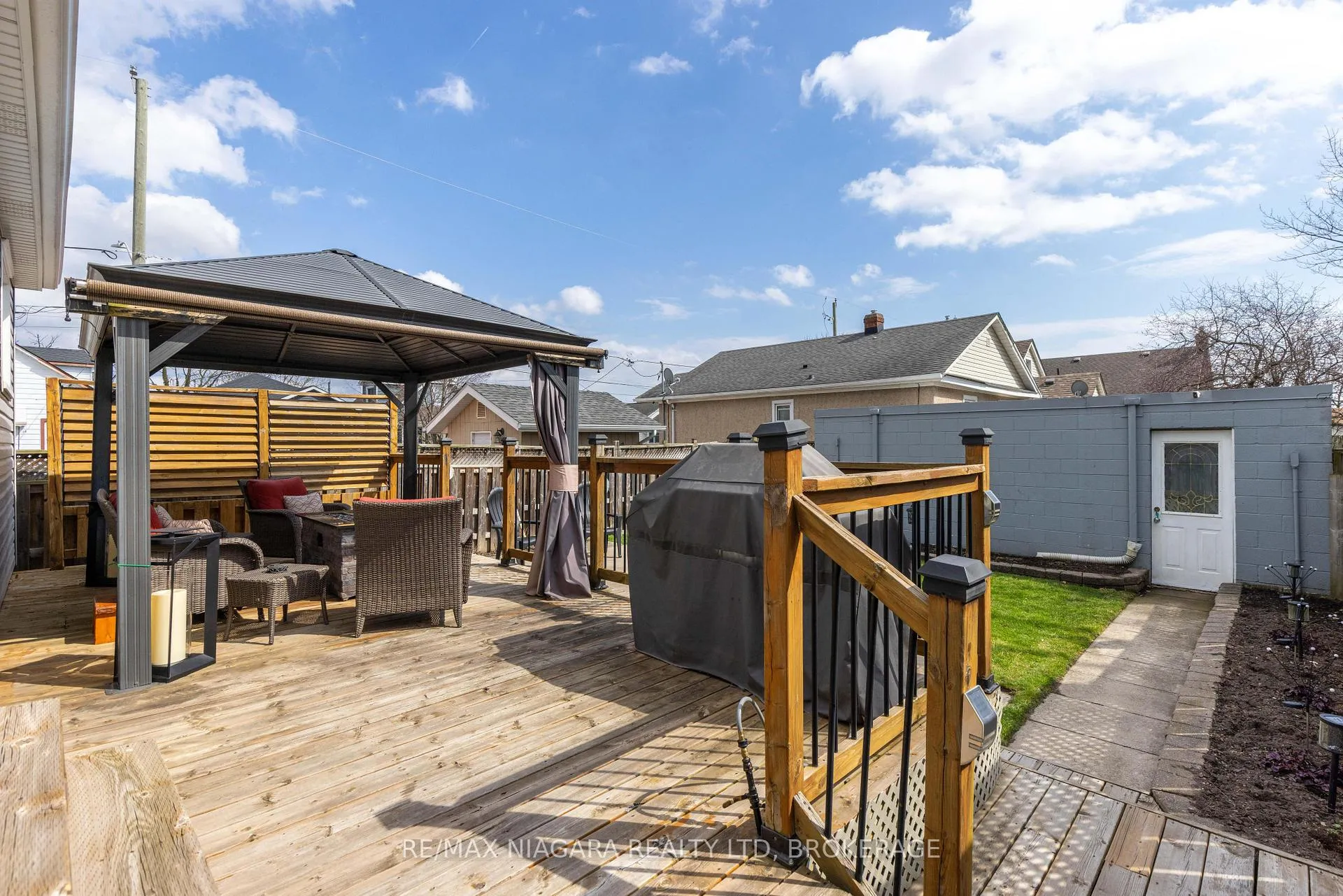Photo 25 of 88 Garnet Street, St. Catharines, Facer — HOMEH