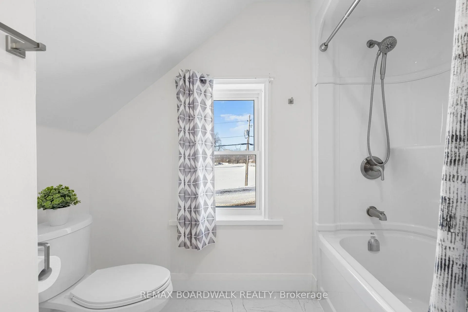 Photo 25 of 54 Coleman Street, Carleton Place — HOMEH