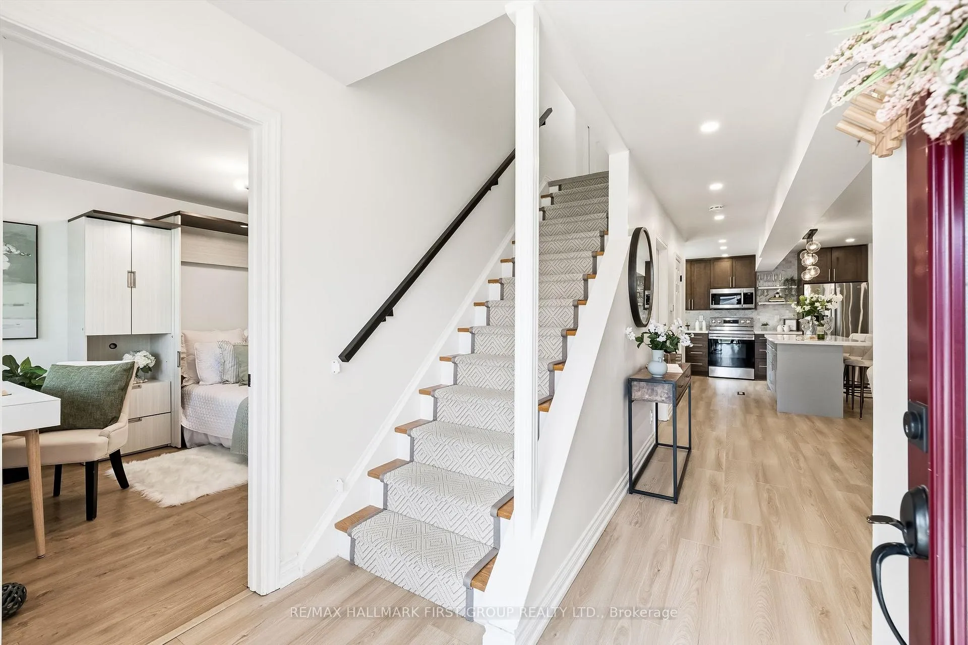 Photo 7 of 953 Vistula Drive, Pickering, West Shore — HOMEH