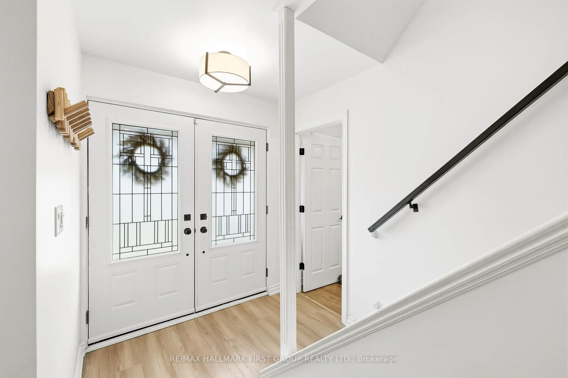 Photo 8 of 953 Vistula Drive, Pickering, West Shore — HOMEH