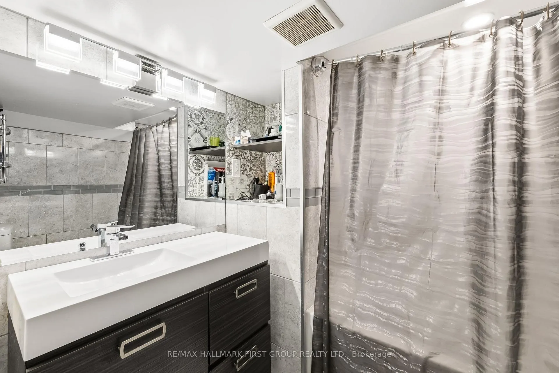 Photo 38 of 953 Vistula Drive, Pickering, West Shore — HOMEH