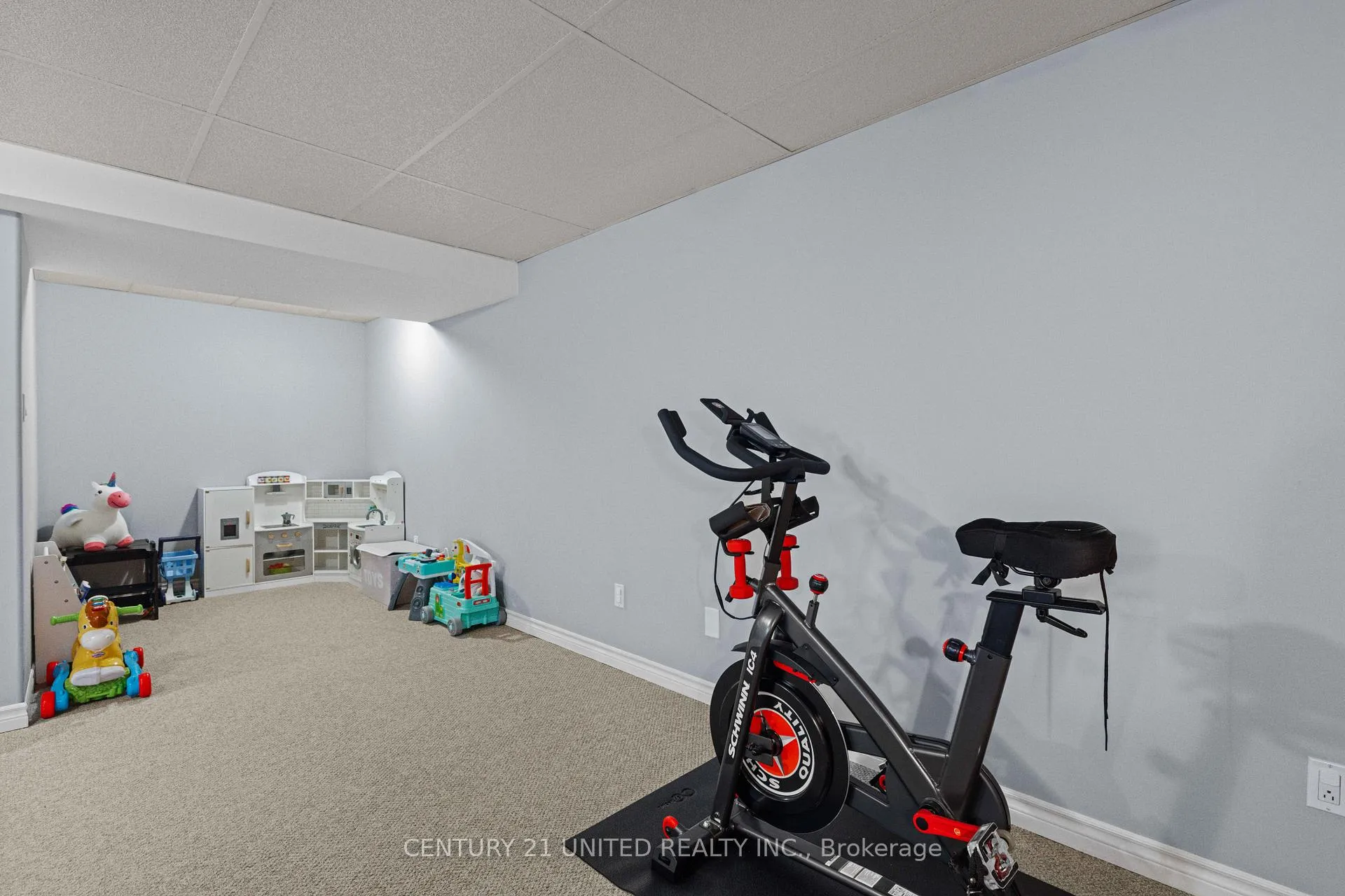 Photo 15 of 385 Bianco Crescent, Peterborough, Monaghan Ward 2 — HOMEH