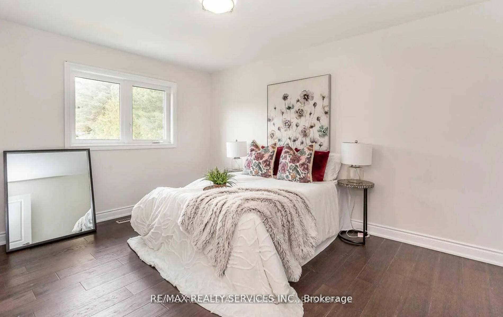 Photo 8 of 4 Blue Horizon Court, Caledon, Caledon Village — HOMEH