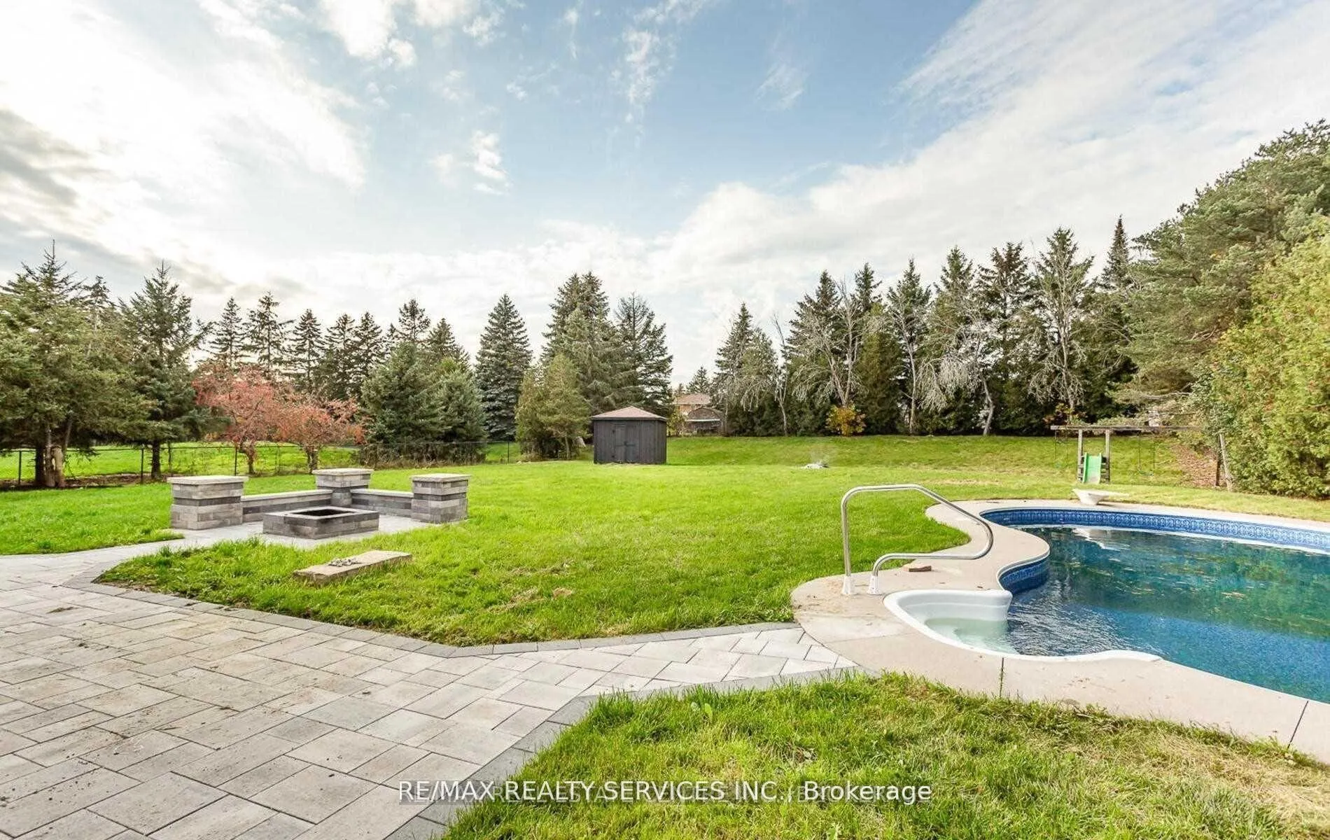 Photo 13 of 4 Blue Horizon Court, Caledon, Caledon Village — HOMEH