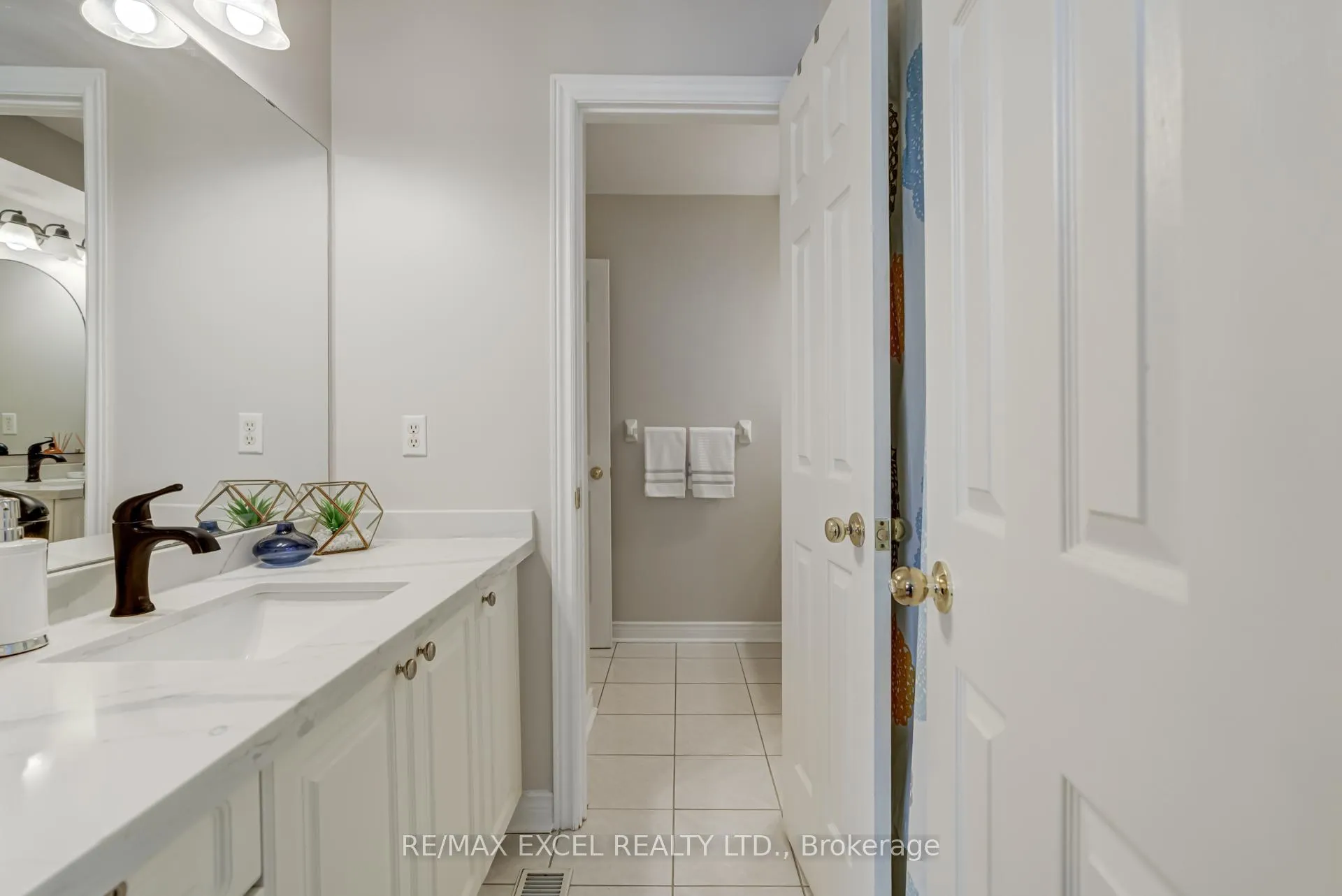 Photo 24 of Unit 37, 18 Clark Avenue W, Vaughan, Crestwood-Springfarm-Yorkhill — HOMEH