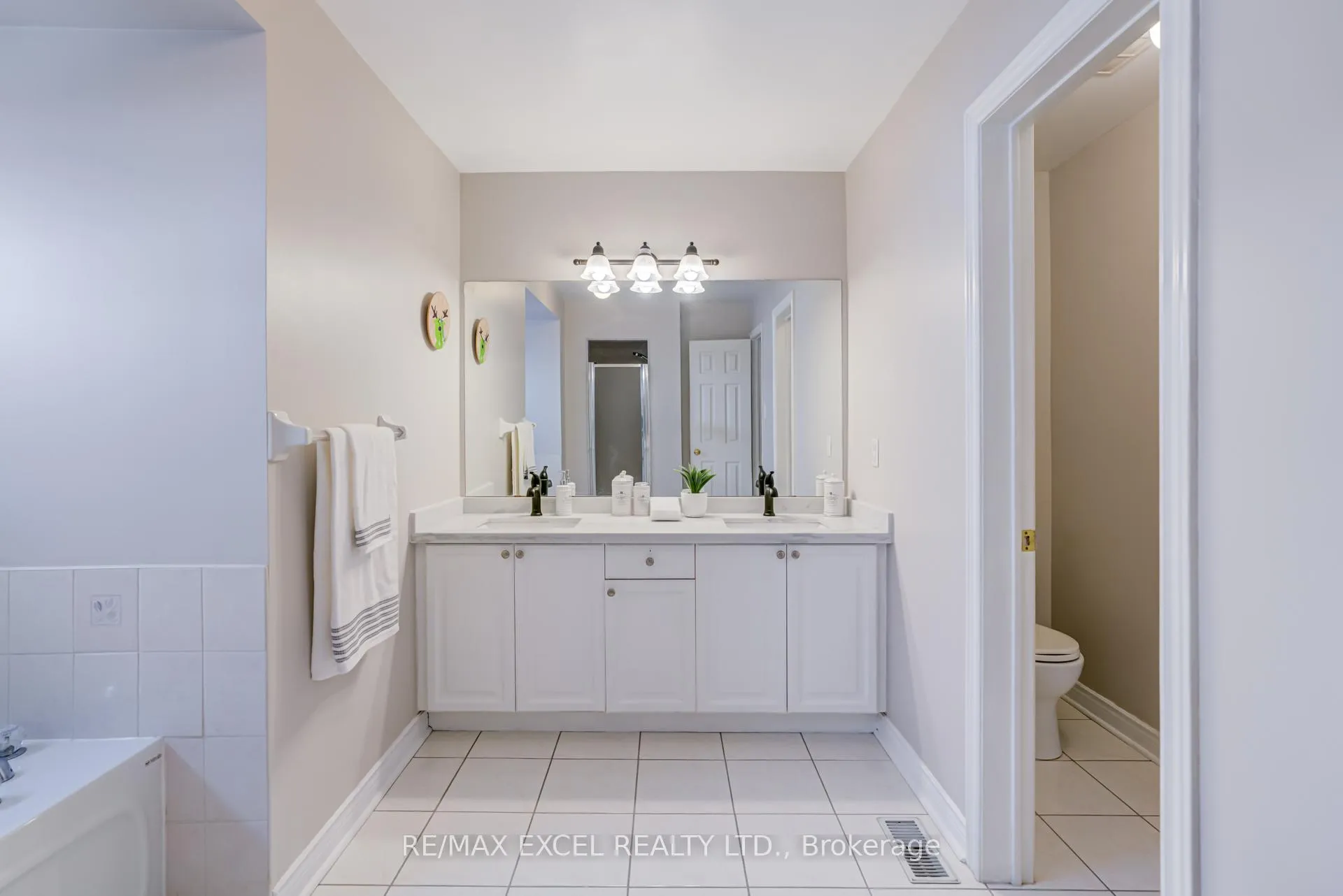 Photo 31 of Unit 37, 18 Clark Avenue W, Vaughan, Crestwood-Springfarm-Yorkhill — HOMEH