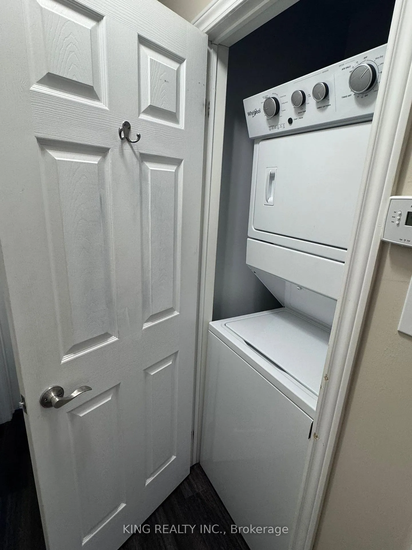 Photo 3 of Unit Upper Level, 39 Red Oak Drive, Barrie, Holly — HOMEH