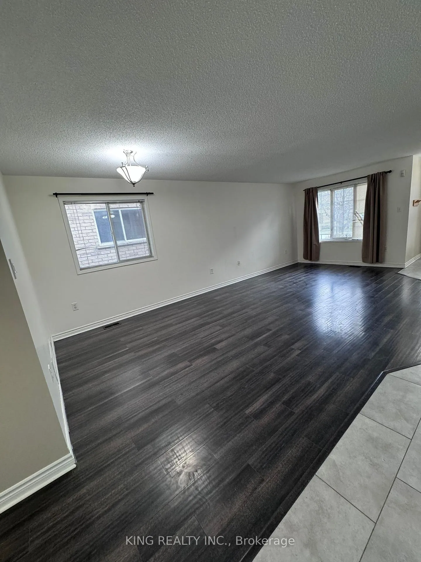 Photo 5 of Unit Upper Level, 39 Red Oak Drive, Barrie, Holly — HOMEH