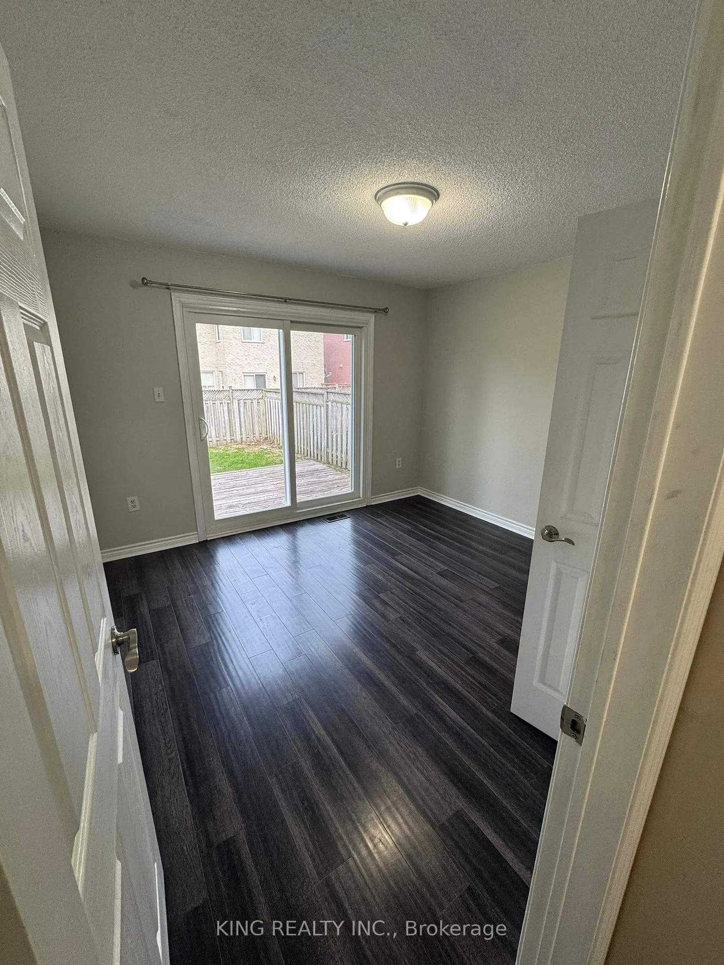 Photo 7 of Unit Upper Level, 39 Red Oak Drive, Barrie, Holly — HOMEH
