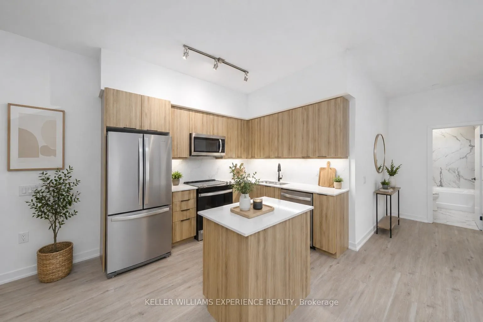 Photo 6 of Unit 107, 56 Lakeside Terrace, Barrie, Little Lake — HOMEH