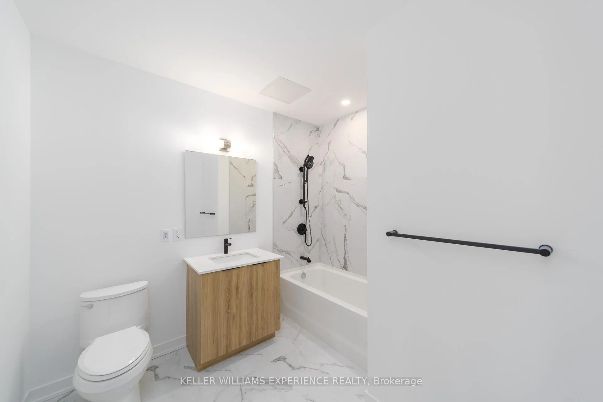 Photo 10 of Unit 107, 56 Lakeside Terrace, Barrie, Little Lake — HOMEH
