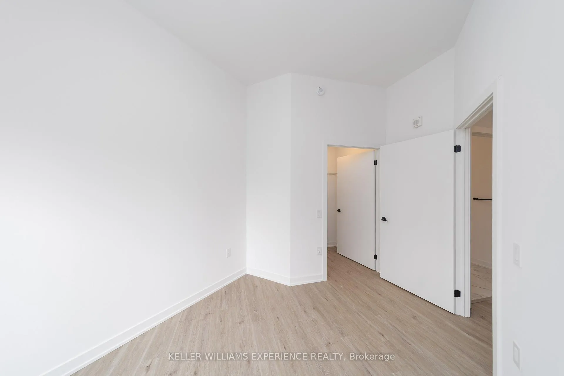 Photo 13 of Unit 107, 56 Lakeside Terrace, Barrie, Little Lake — HOMEH