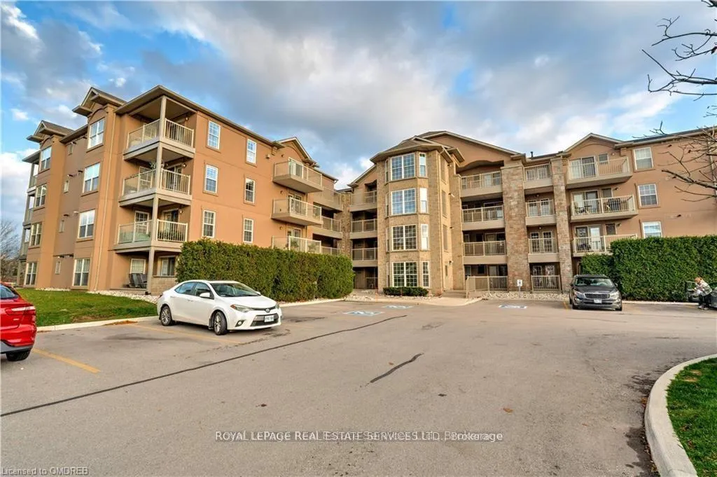 Photo 2 of Unit 306, 1460 Bishops Gate, Oakville, Glen Abbey — HOMEH