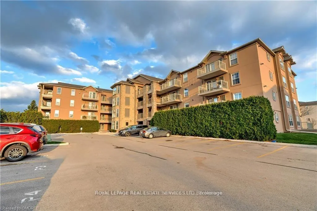 Photo 5 of Unit 306, 1460 Bishops Gate, Oakville, Glen Abbey — HOMEH