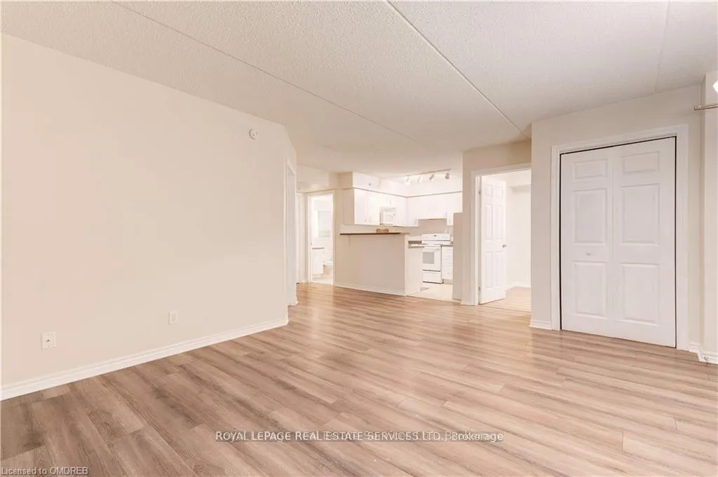 Photo 8 of Unit 306, 1460 Bishops Gate, Oakville, Glen Abbey — HOMEH