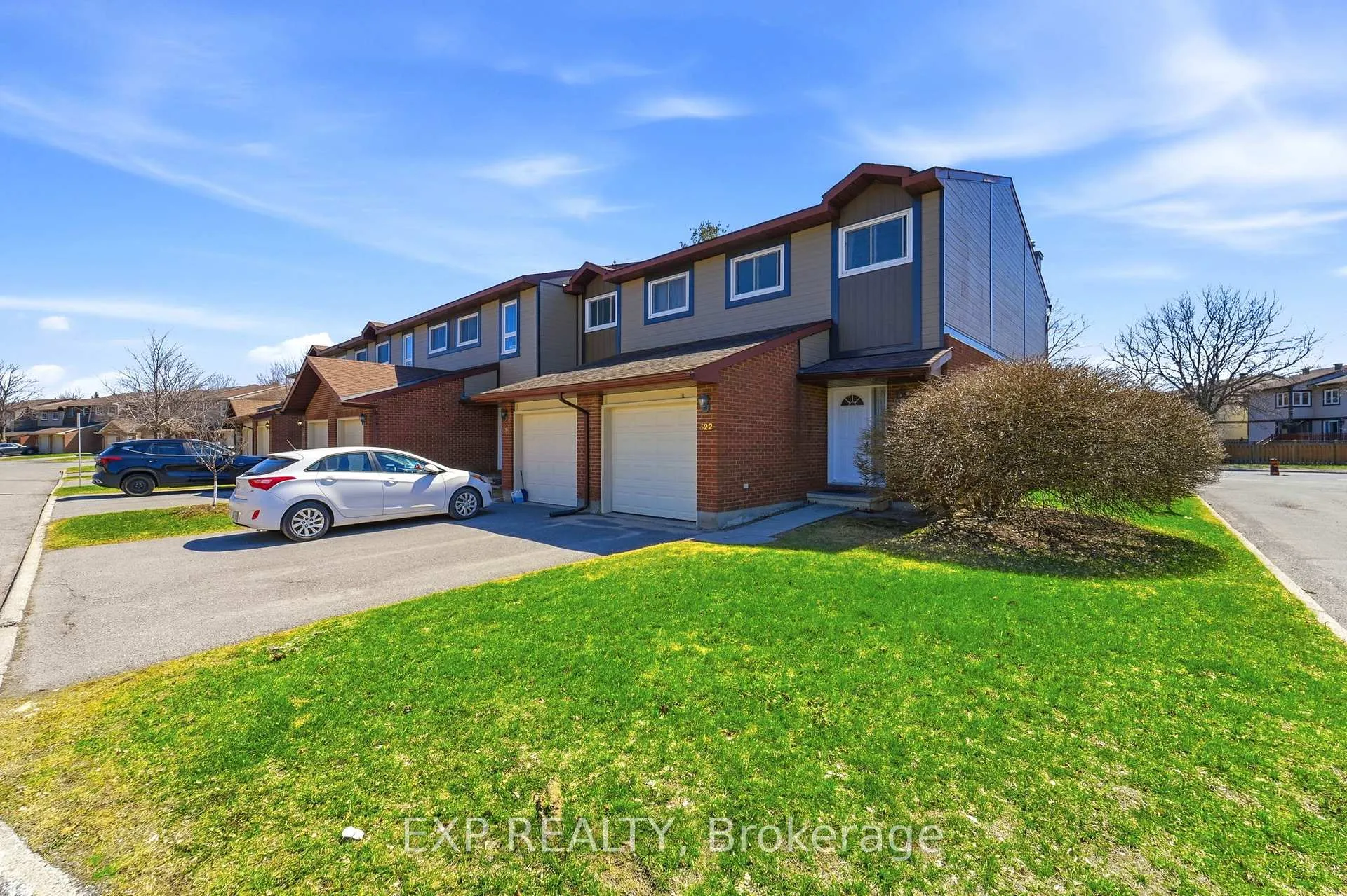 Photo 3 of Unit 8, 322 Robillard Private, Ottawa, Hunt Club Park/Greenboro — HOMEH