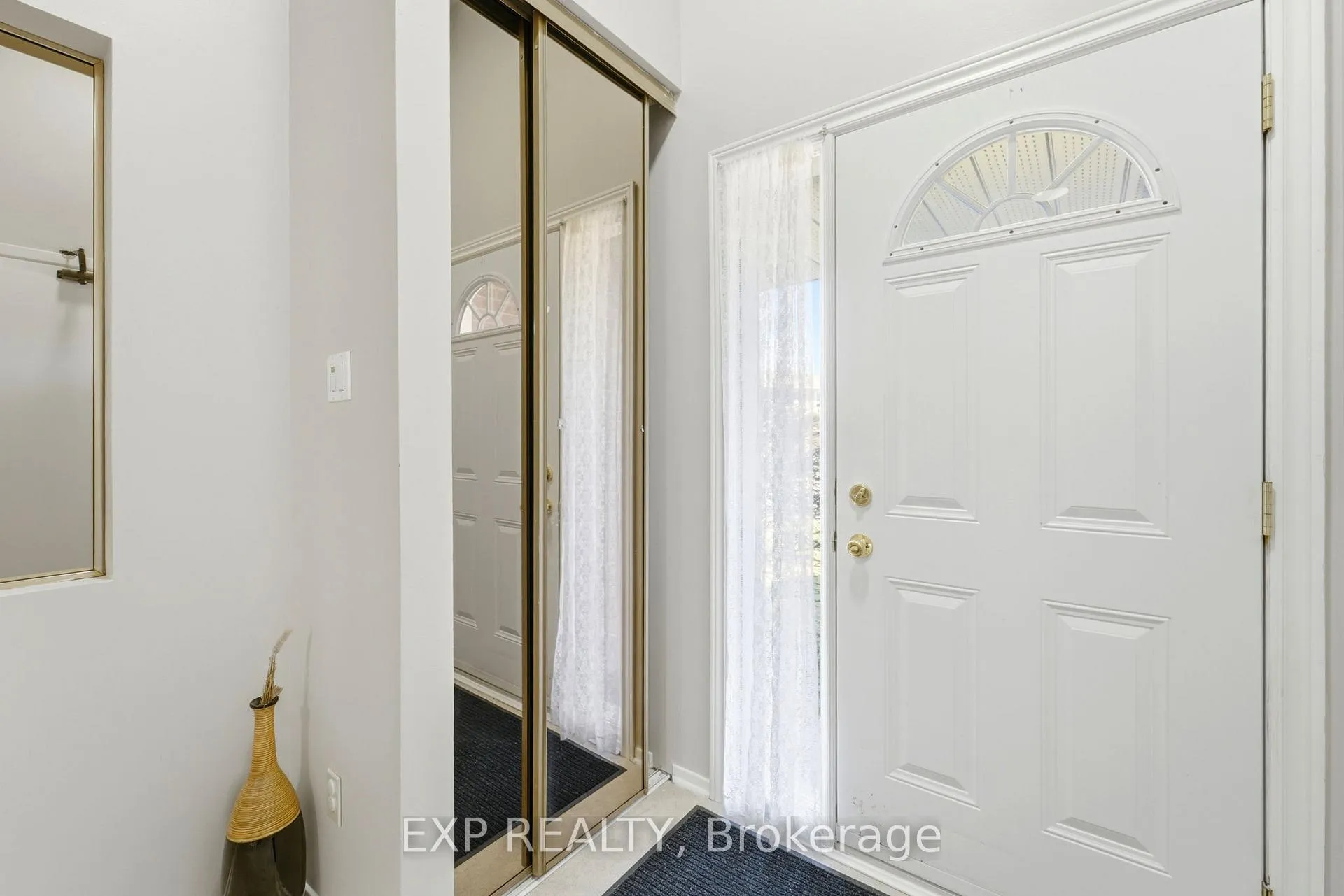 Photo 5 of Unit 8, 322 Robillard Private, Ottawa, Hunt Club Park/Greenboro — HOMEH