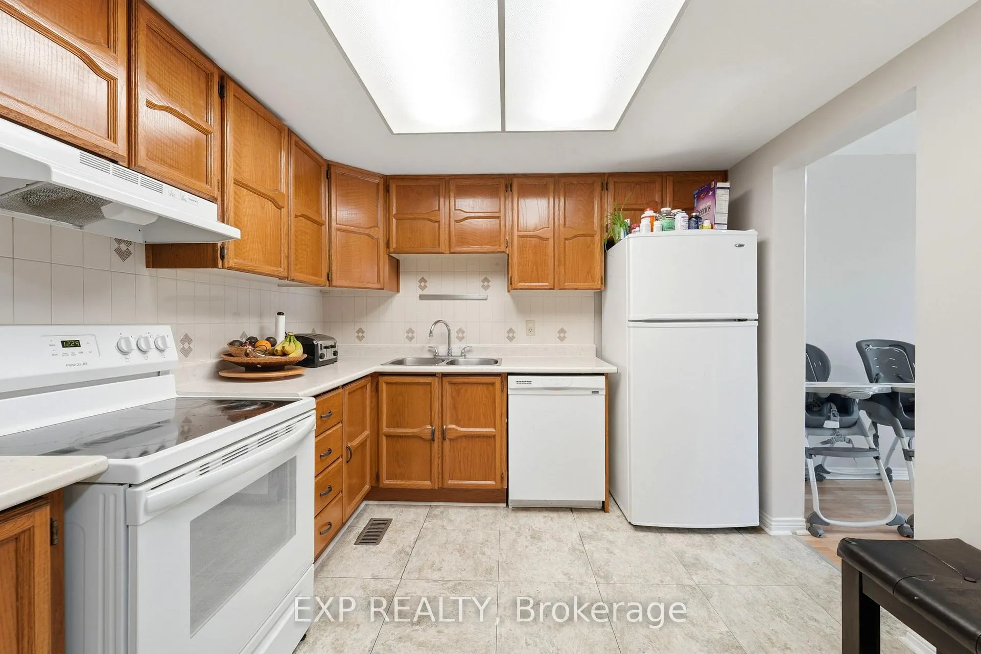 Photo 10 of Unit 8, 322 Robillard Private, Ottawa, Hunt Club Park/Greenboro — HOMEH