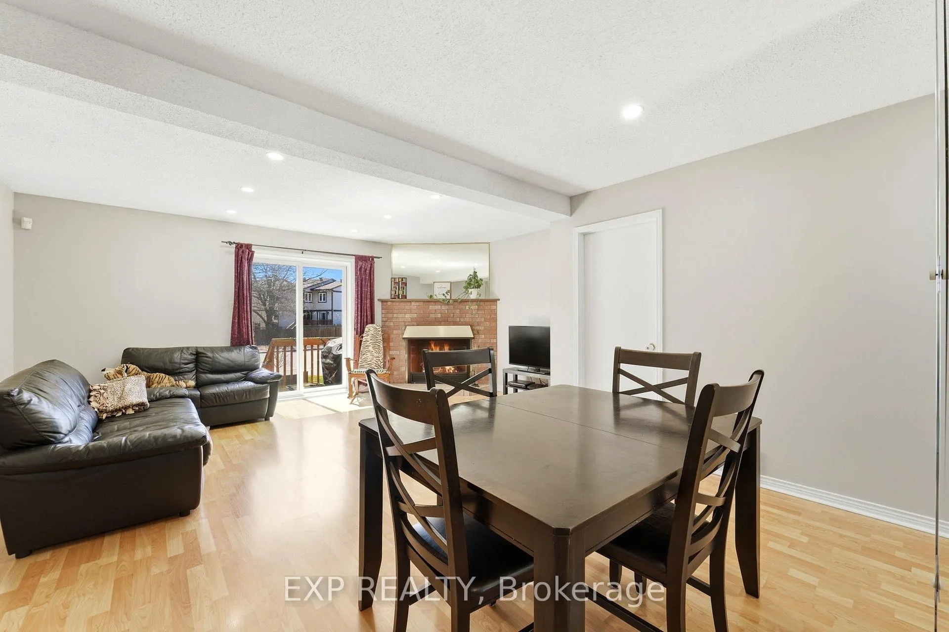Photo 16 of Unit 8, 322 Robillard Private, Ottawa, Hunt Club Park/Greenboro — HOMEH