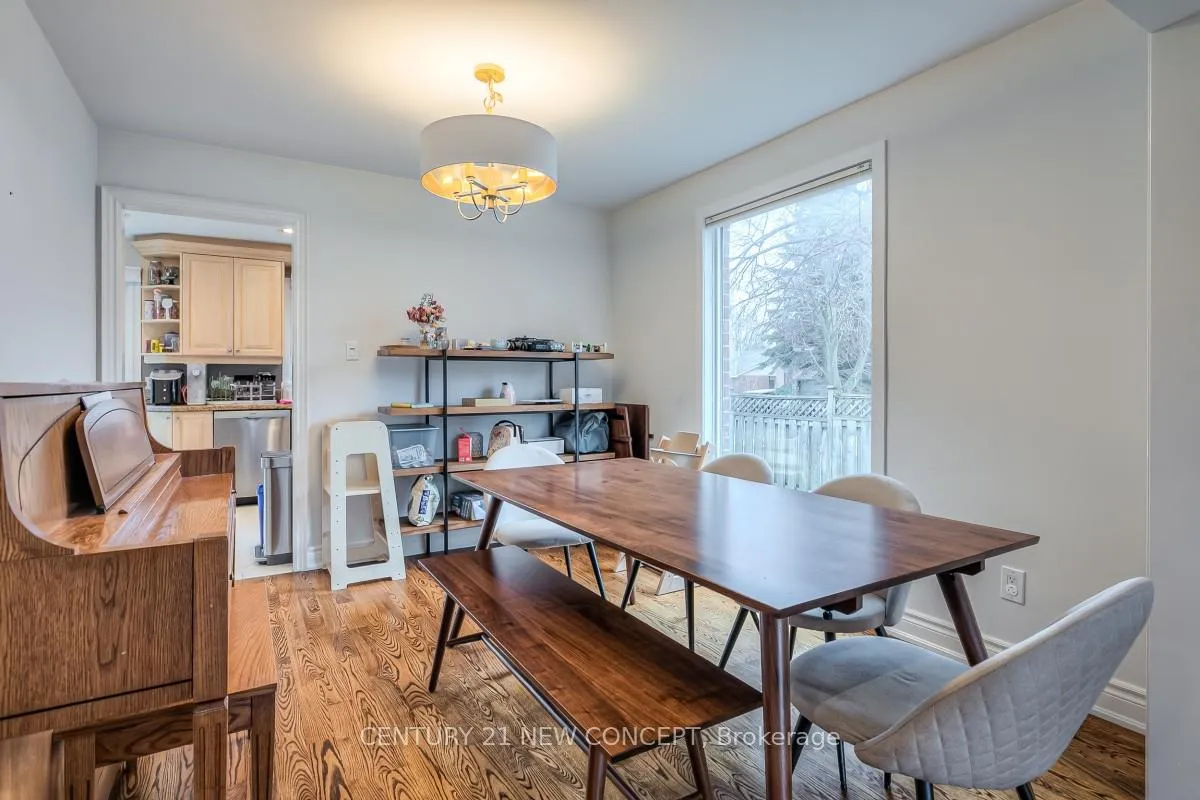 Photo 7 of 1 Whittington Court, Markham, Thornlea — HOMEH
