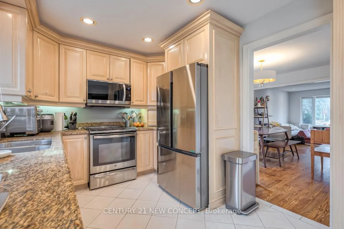Photo 10 of 1 Whittington Court, Markham, Thornlea — HOMEH
