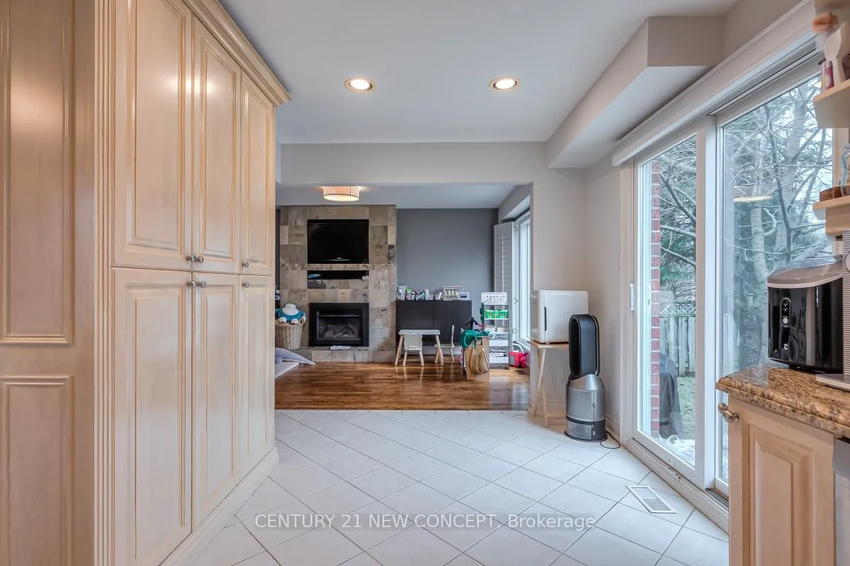 Photo 11 of 1 Whittington Court, Markham, Thornlea — HOMEH