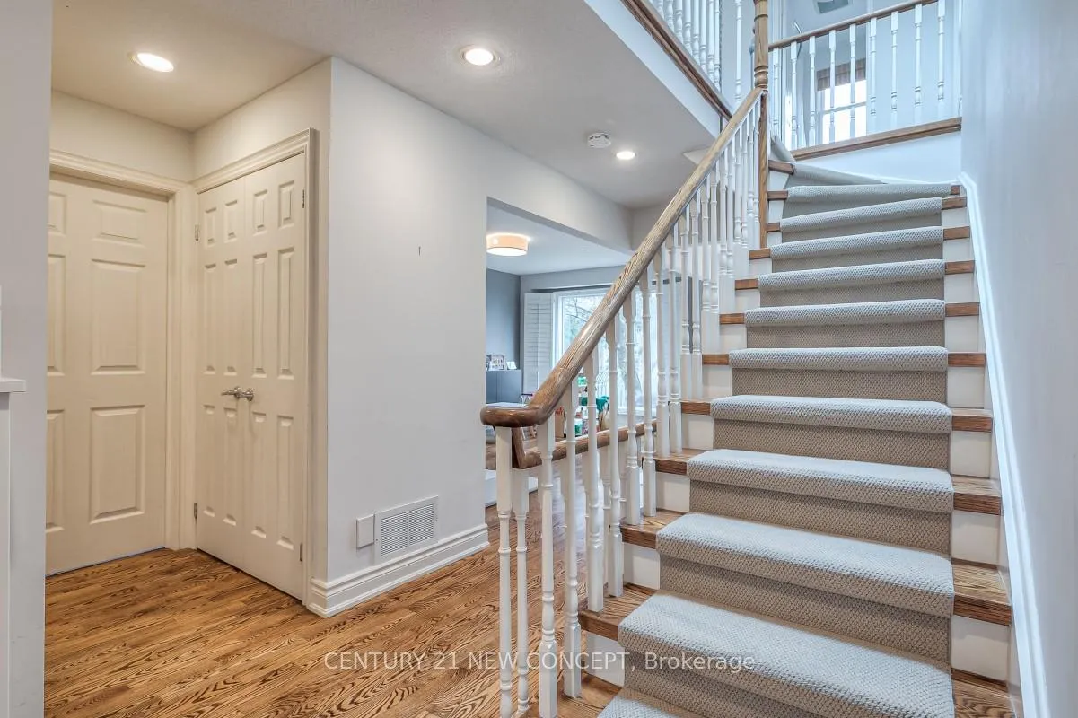 Photo 13 of 1 Whittington Court, Markham, Thornlea — HOMEH