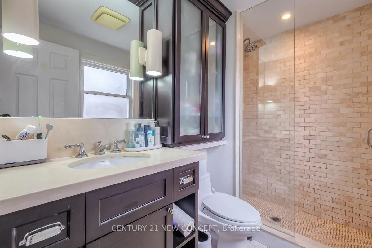 Photo 15 of 1 Whittington Court, Markham, Thornlea — HOMEH