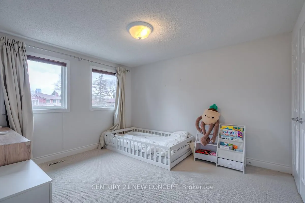 Photo 16 of 1 Whittington Court, Markham, Thornlea — HOMEH