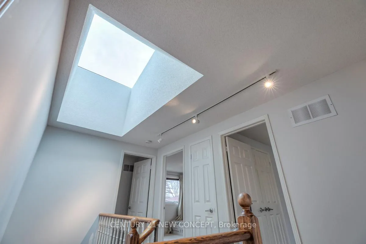 Photo 21 of 1 Whittington Court, Markham, Thornlea — HOMEH