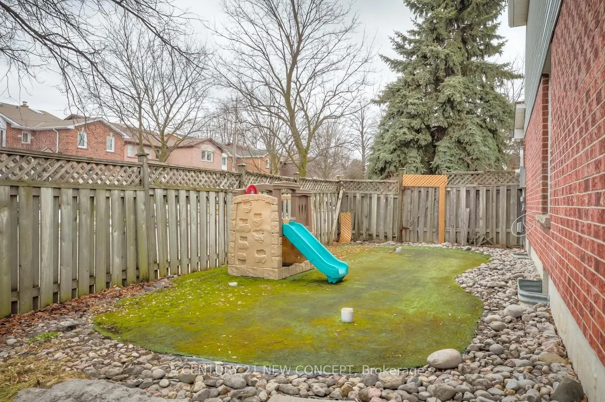 Photo 25 of 1 Whittington Court, Markham, Thornlea — HOMEH