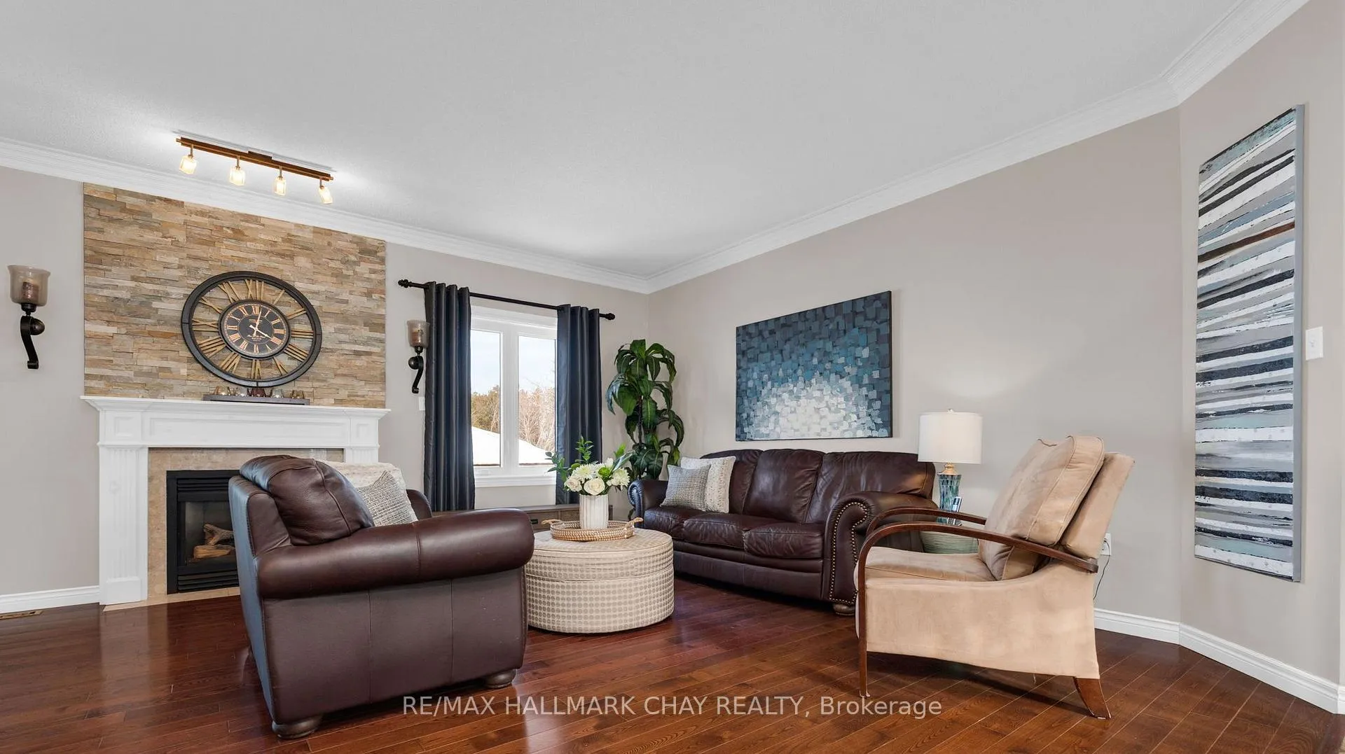 Photo 12 of 37 Brookfield Crescent, Barrie, Bayshore — HOMEH