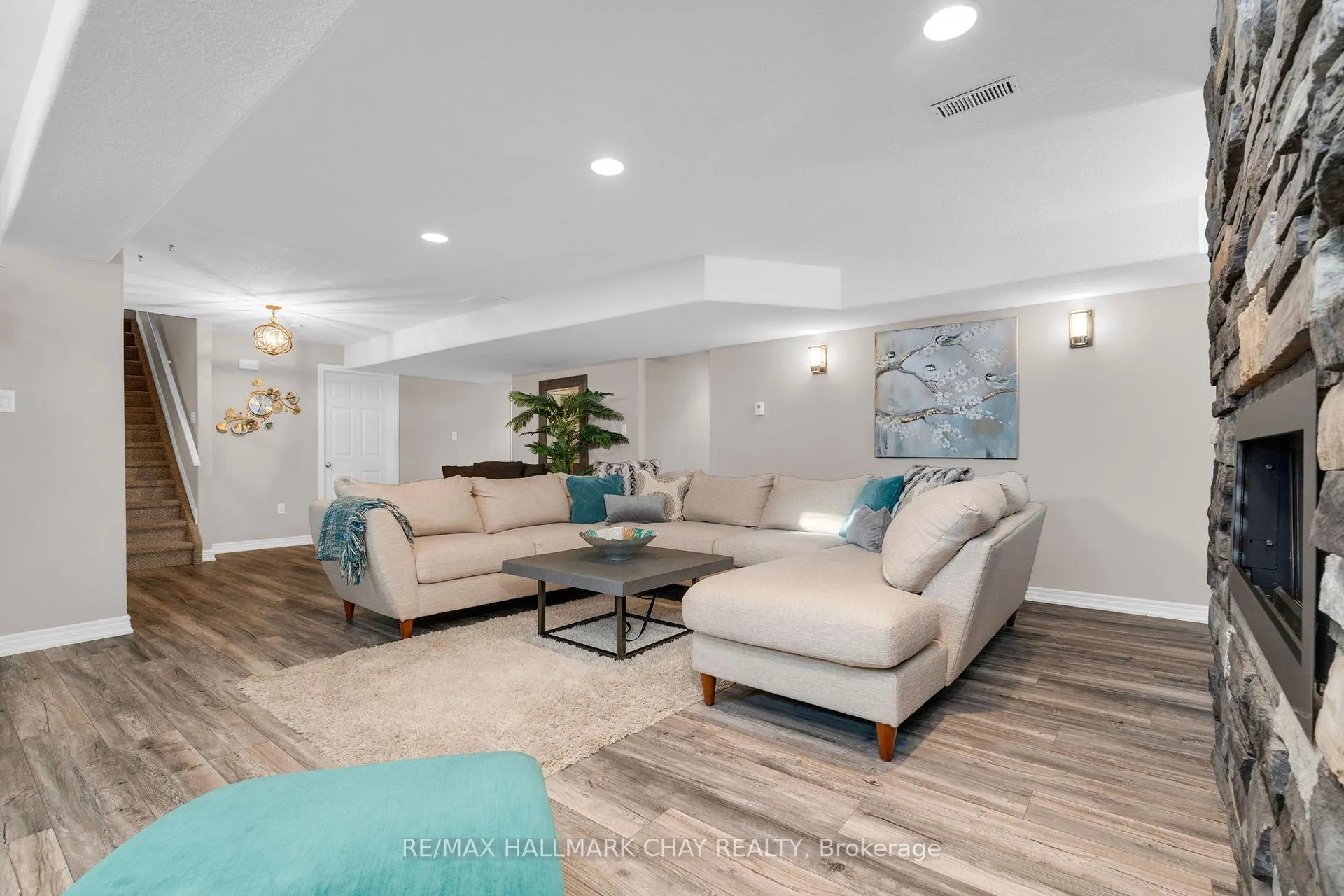 Photo 20 of 37 Brookfield Crescent, Barrie, Bayshore — HOMEH