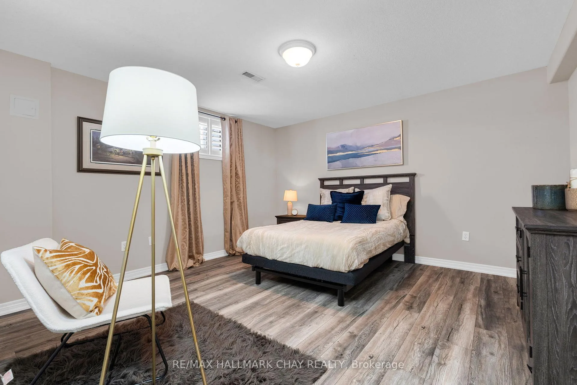 Photo 23 of 37 Brookfield Crescent, Barrie, Bayshore — HOMEH