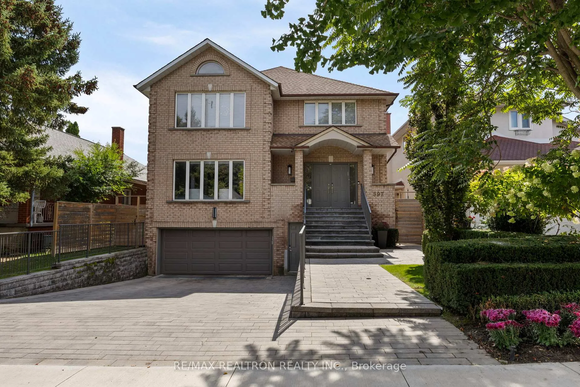 Photo 1 of 597 Coldstream Avenue, Toronto, Englemount-Lawrence — HOMEH