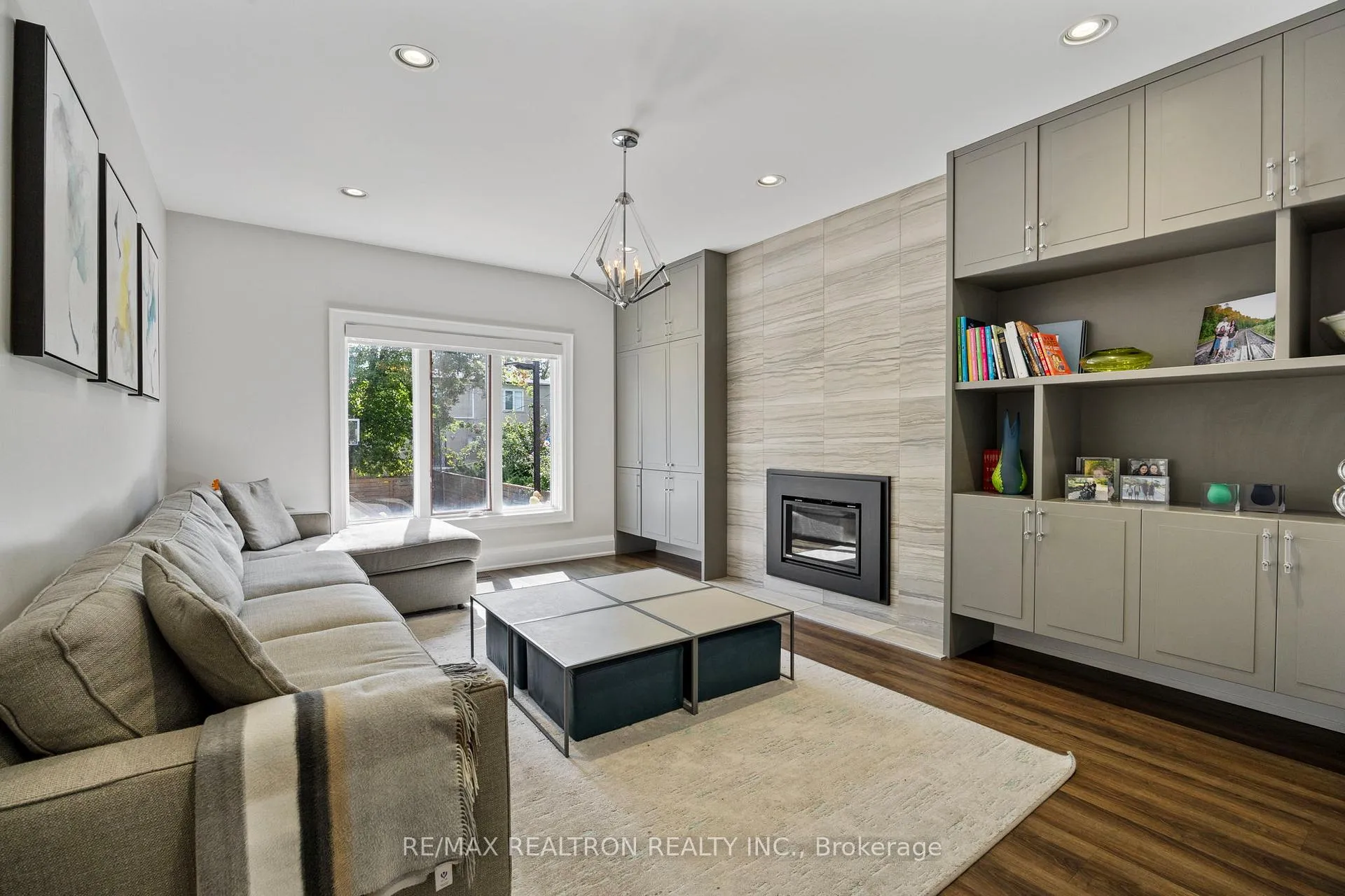 Photo 9 of 597 Coldstream Avenue, Toronto, Englemount-Lawrence — HOMEH