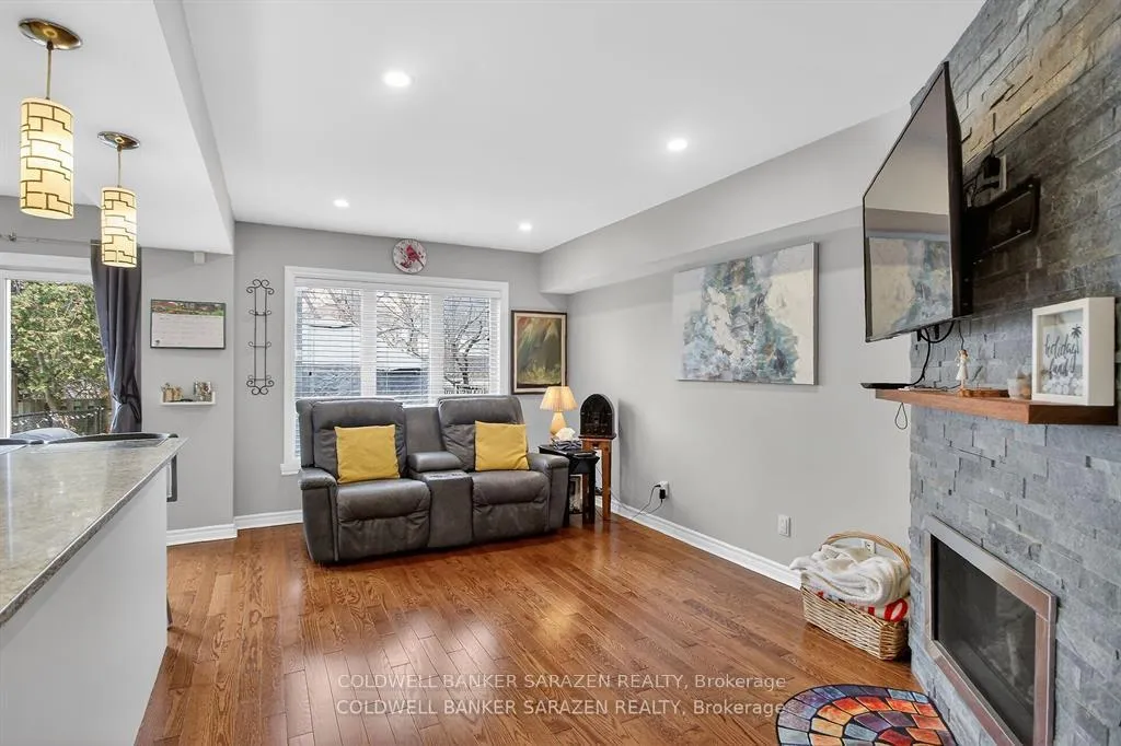 Photo 10 of 43 Daventry Crescent, Ottawa, Barrhaven - Longfields — HOMEH