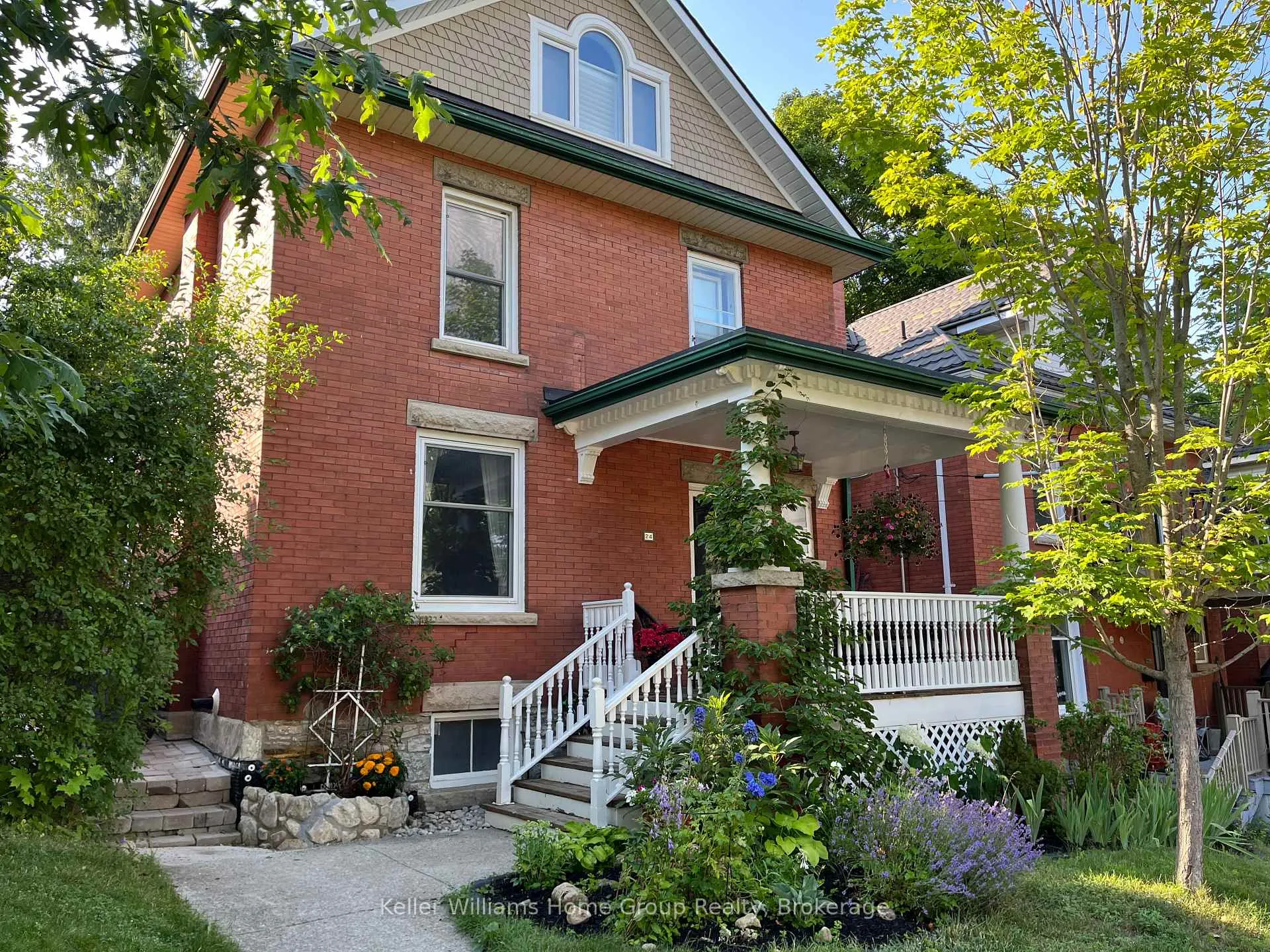 Front of 24 Powell Street E