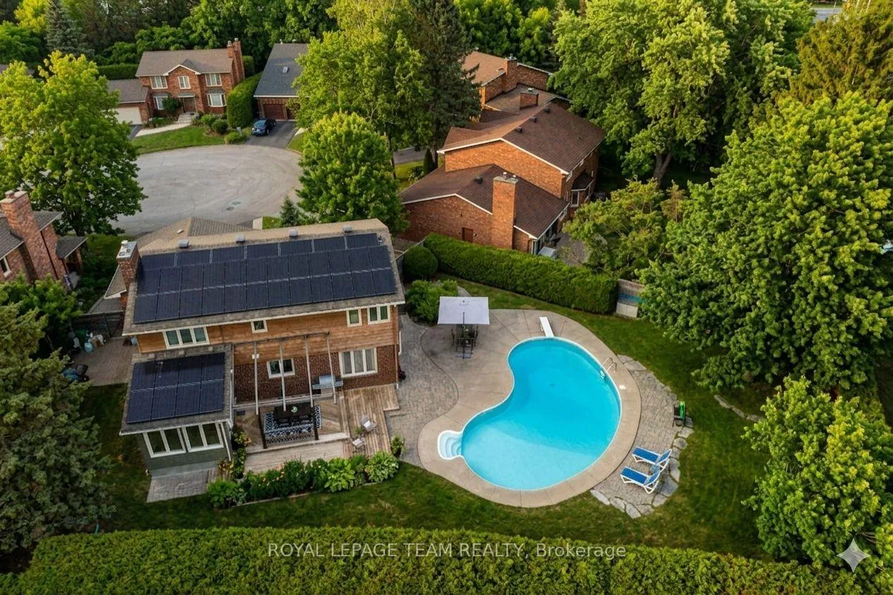 Photo 2 of 9 Casgrain Court, Ottawa, Kanata - Beaverbrook — HOMEH