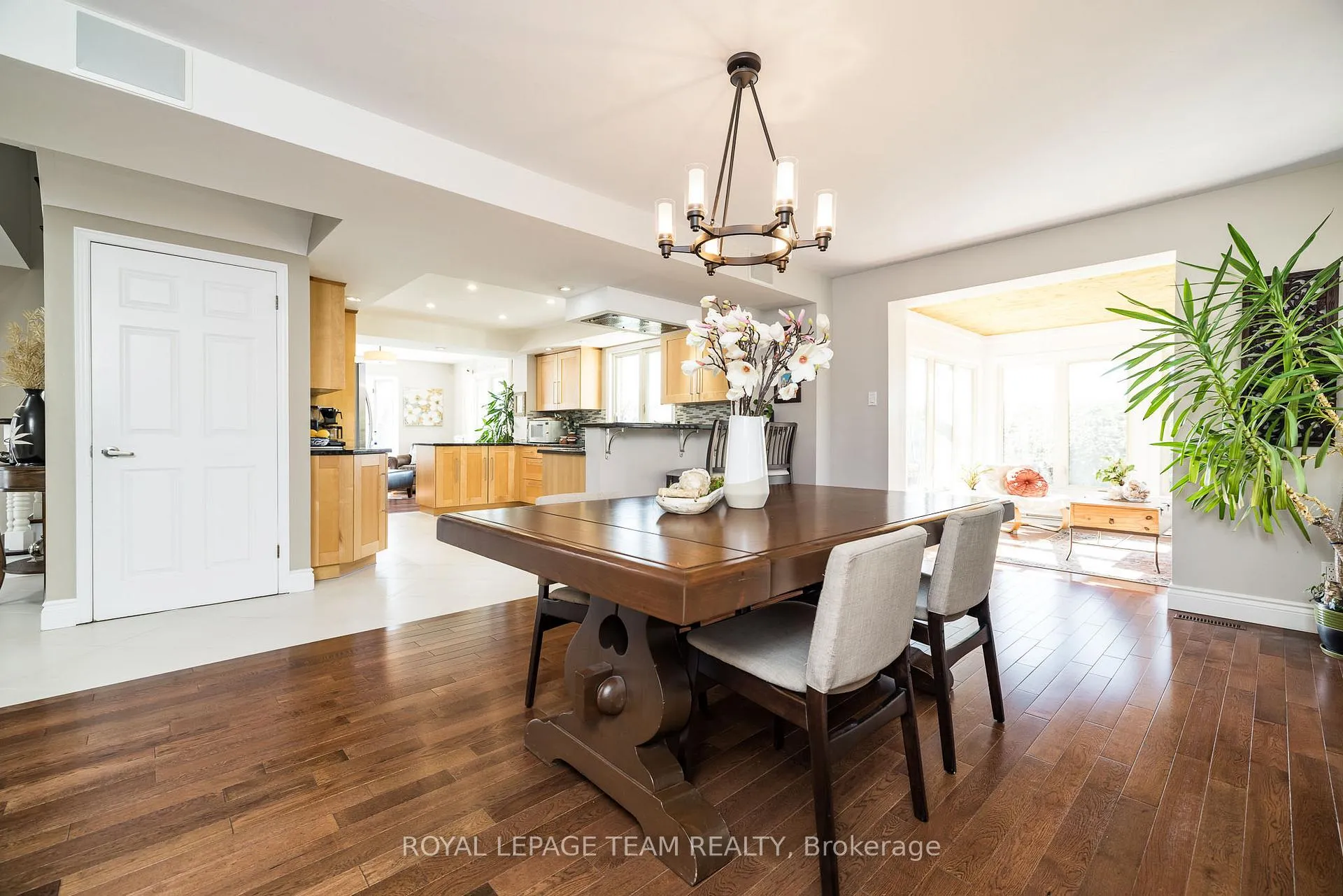 Photo 7 of 9 Casgrain Court, Ottawa, Kanata - Beaverbrook — HOMEH